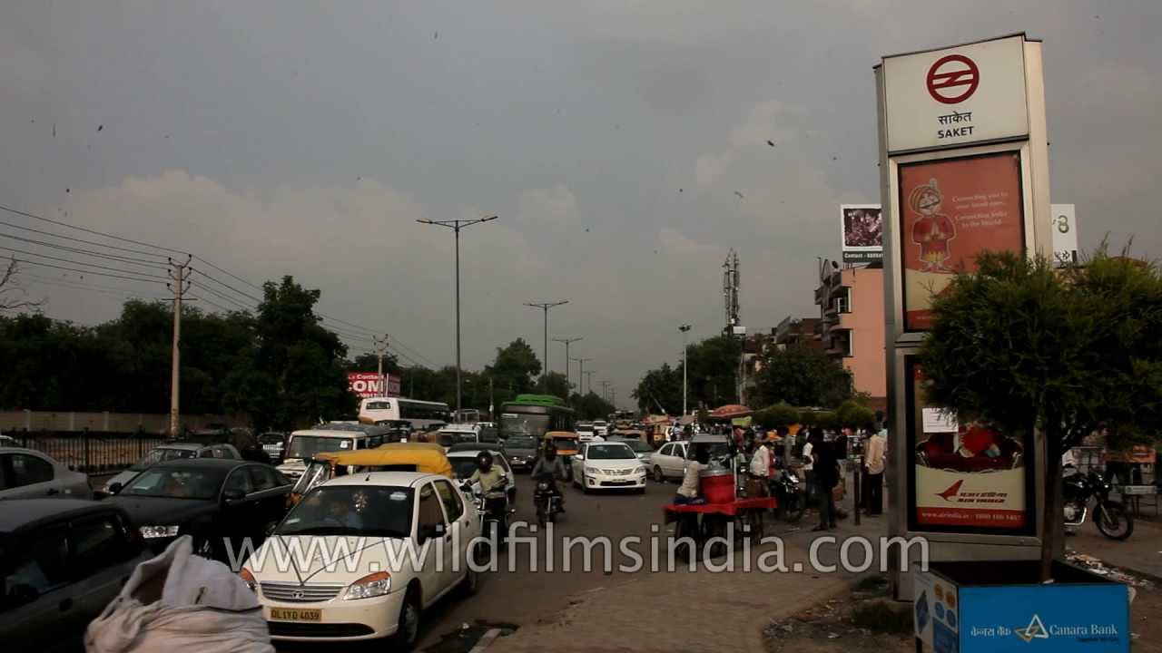 Main road outside the Saket Metro Station
