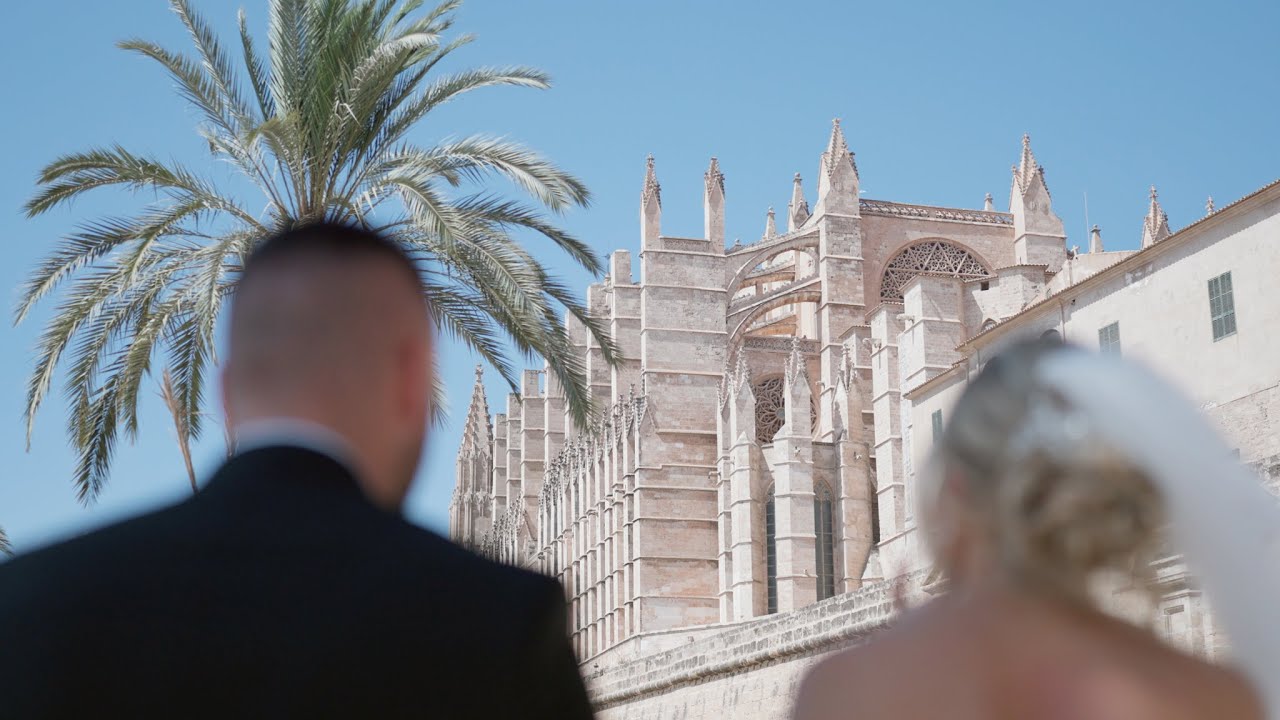 Beautiful elopement wedding in Catholic Church in Palma de Mallorca