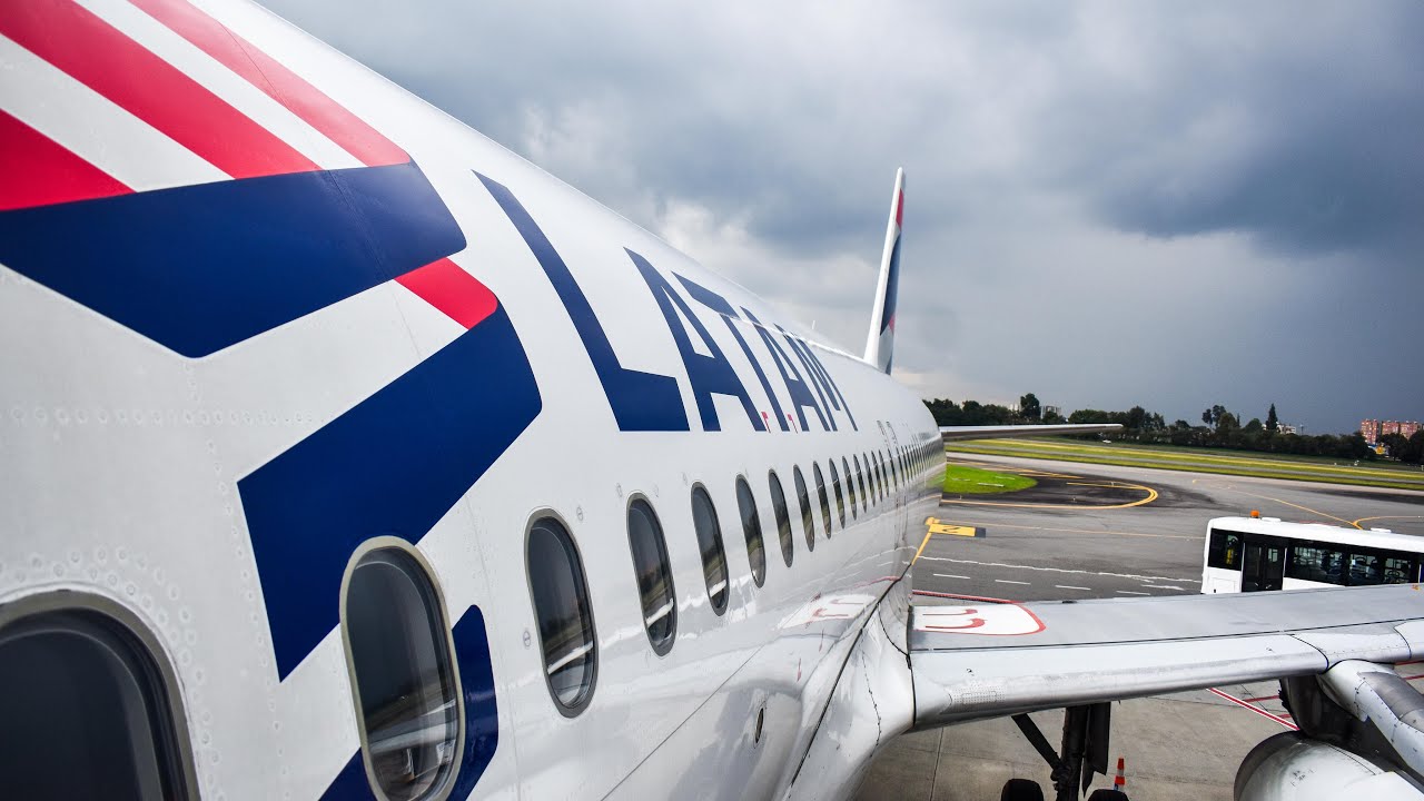 Trip Report | LATAM | (ATERRIZAJE SOBRE LA CIUDAD) | Cali - Bogotá | Airbus A320-200 | HD