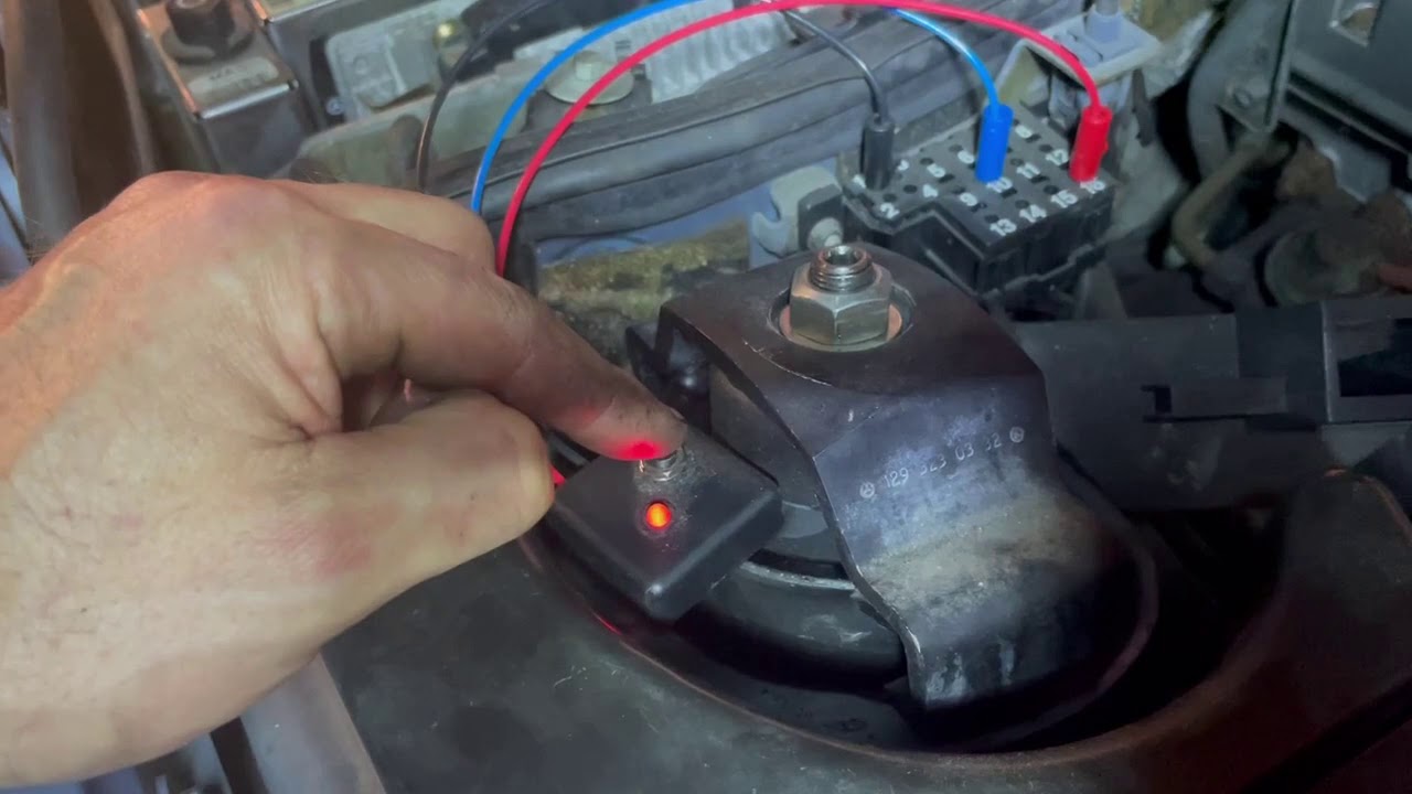 Mercedes Fehlerspeicher ausblinken - so funktioniert es. Für frühe Modelle ohne ODB-Port.