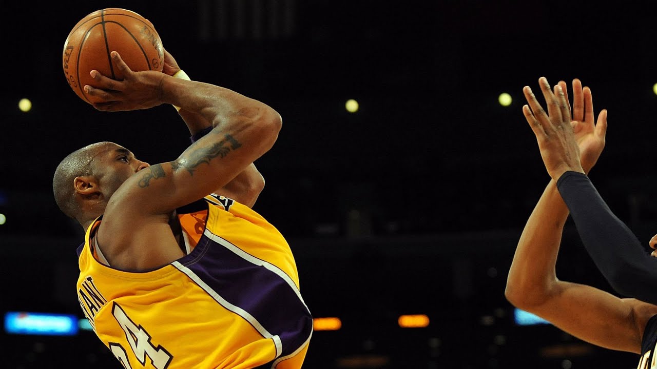 NBA 2K Playgrounds 2 - Kobe Bryant signature fadeaway tutorial