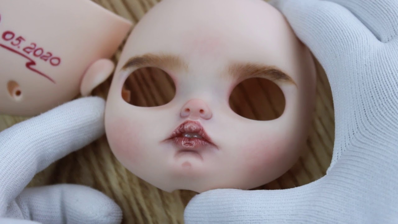 Blythe doll curving and faceup. Роспись лицевой панели Блайз