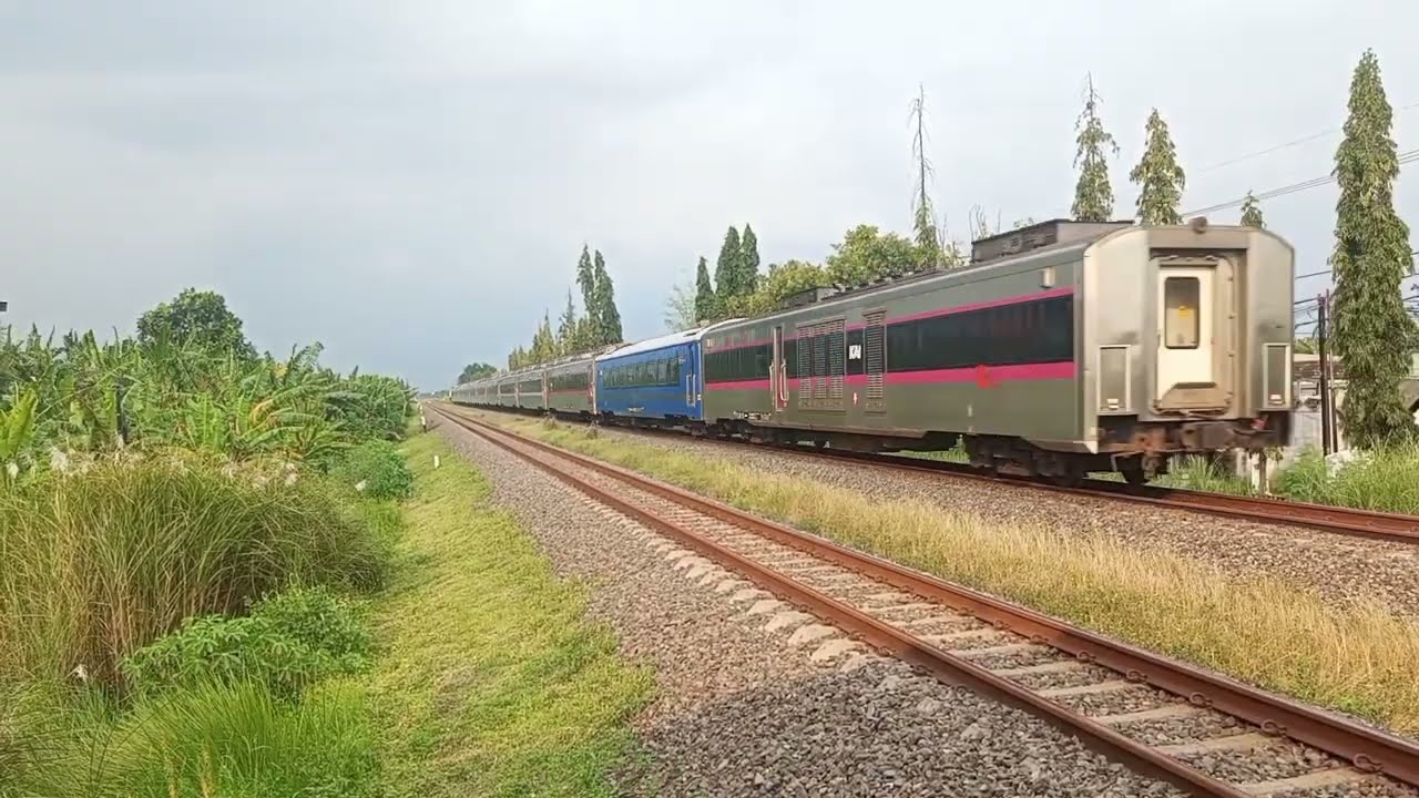 Dari Eksekutif Sampai Lokal! Kompilasi Kereta Api Pagi Hari Arus Mudik Lebaran Hari ke-5