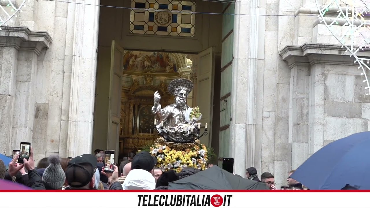 Aversa celebra San Paolo: in centinaia in processione per il santo Patrono