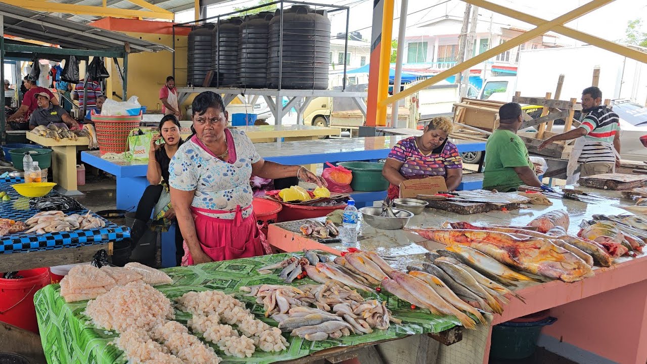 Добро пожаловать на рынок Лузиньян!