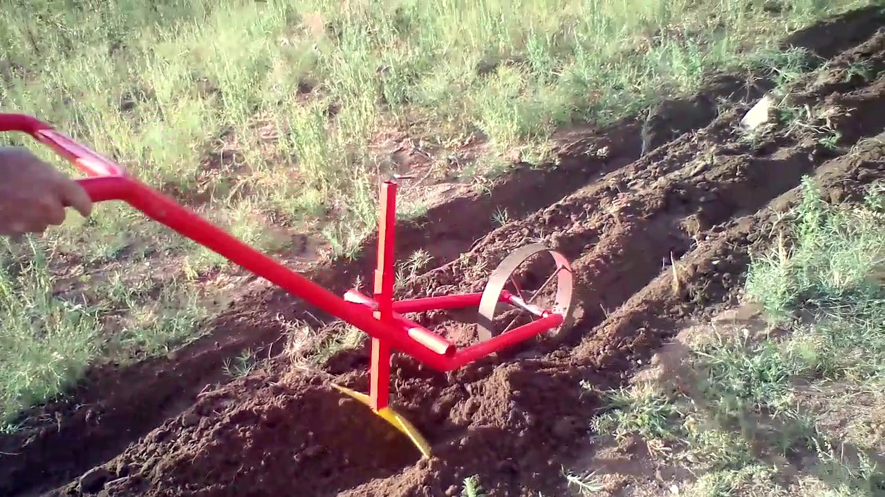 Lenny's wheel hoe. A proudly South African product.
