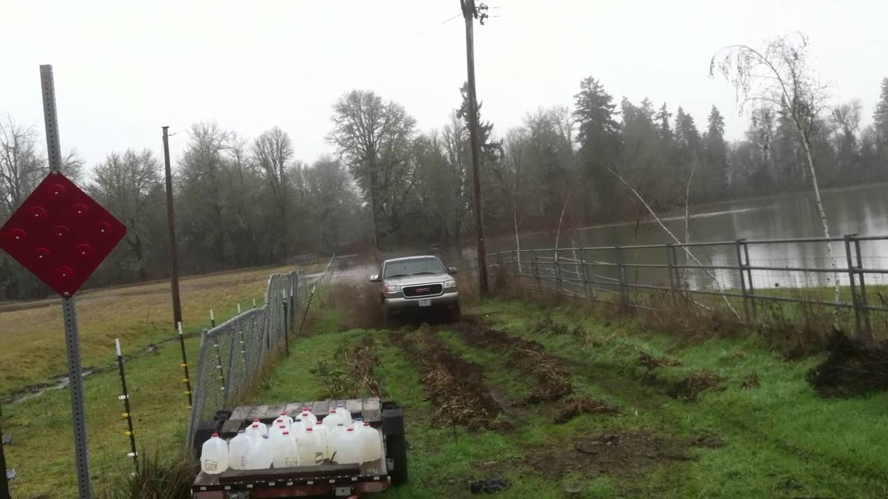 BFG KM2 boat in mud test