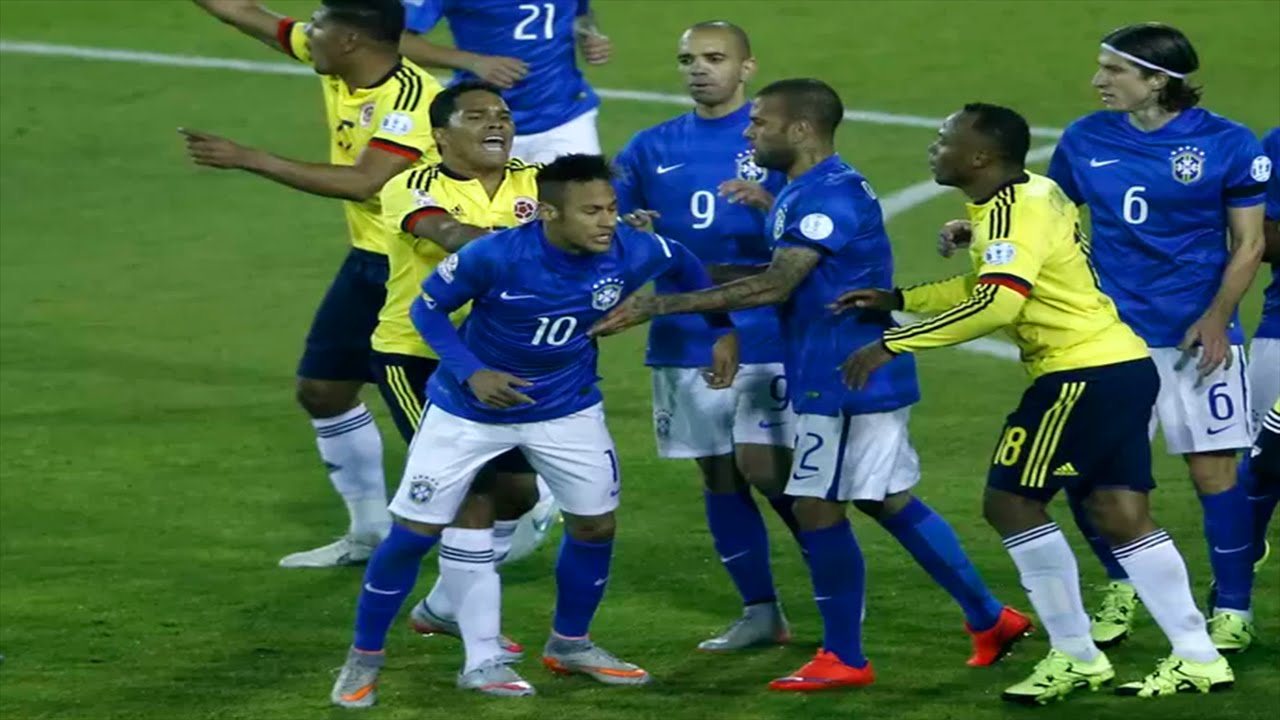 As&iacute; fue la pelea entre Neymar y Carlos Bacca Brasil vs Colombia 0-1 Copa Am&eacute;rica Chile 2015