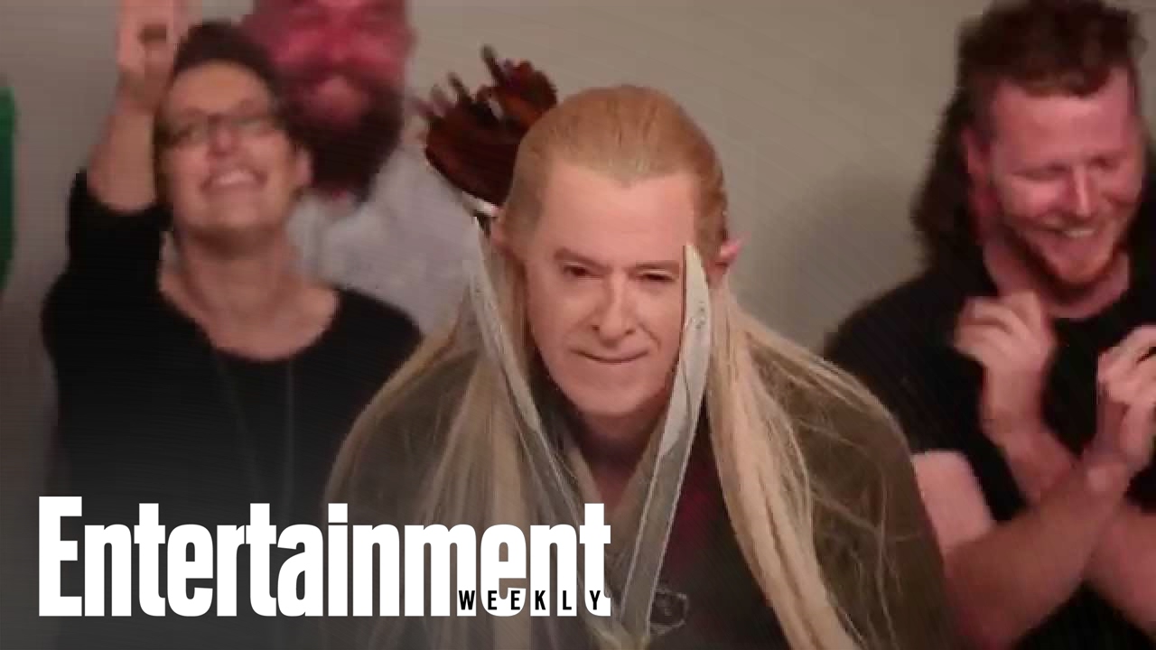 Stephen Colbert Takes An 'Elfie' As Legolas | Entertainment Weekly