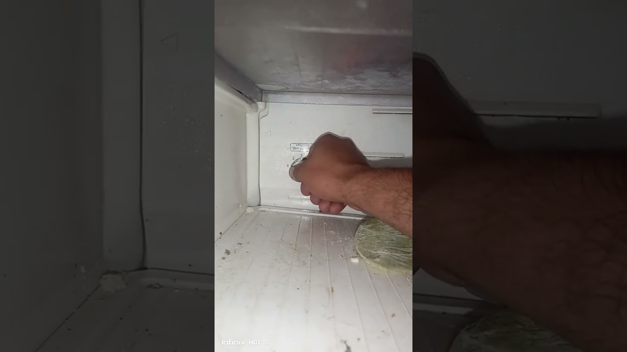 ضبط درجه حراره الثلاجه