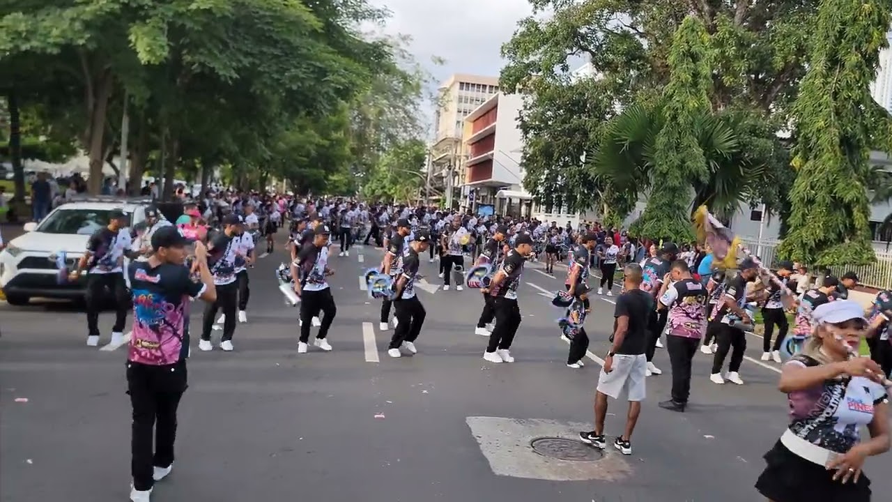 Desfile Avenida Cuba 11 de agosto 2024