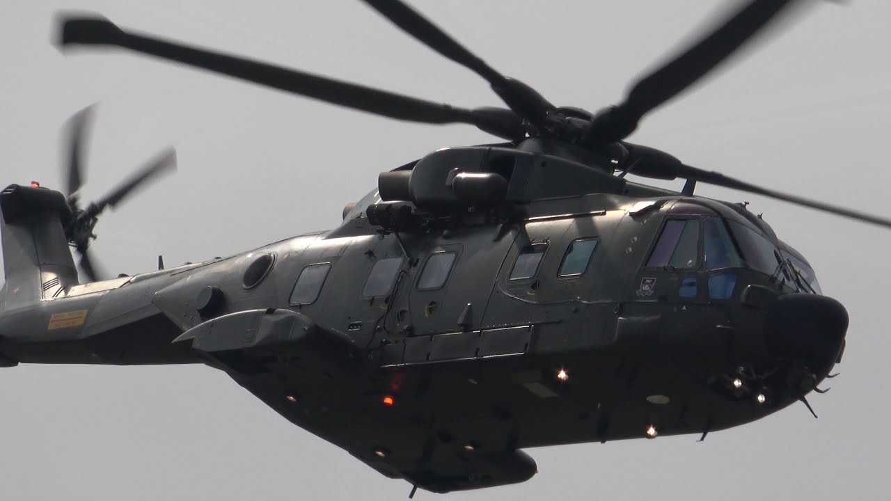 4Kᵁᴴᴰ RDAF Agusta Westland AW101 Merlin SAR & Flight Demonstration @ Danish Airshow Aalborg 2018