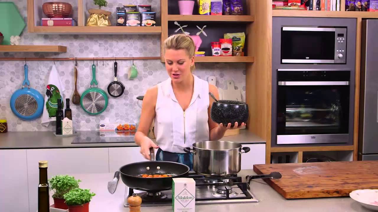 Pesto Trapanese with Spaghetti | Everyday Gourmet S5 E65