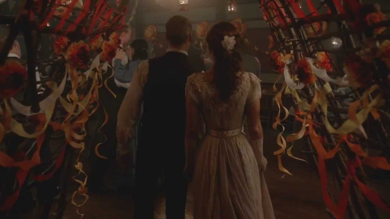 The fashion of 'When Calls the Heart'