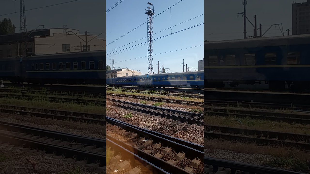 Прибывает Электропоезд Эпл2т-018 по 6018 по маршруту Пятихатки-Днепр на станцию Днепр Главный