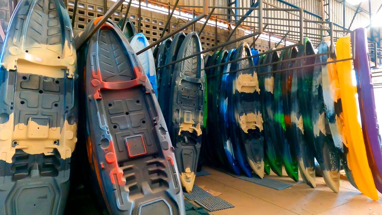 VEJA TUDO SOBRE A FABRICAÇÃO DE UM CAIAQUE DE PESCA PROFISSIONAL!