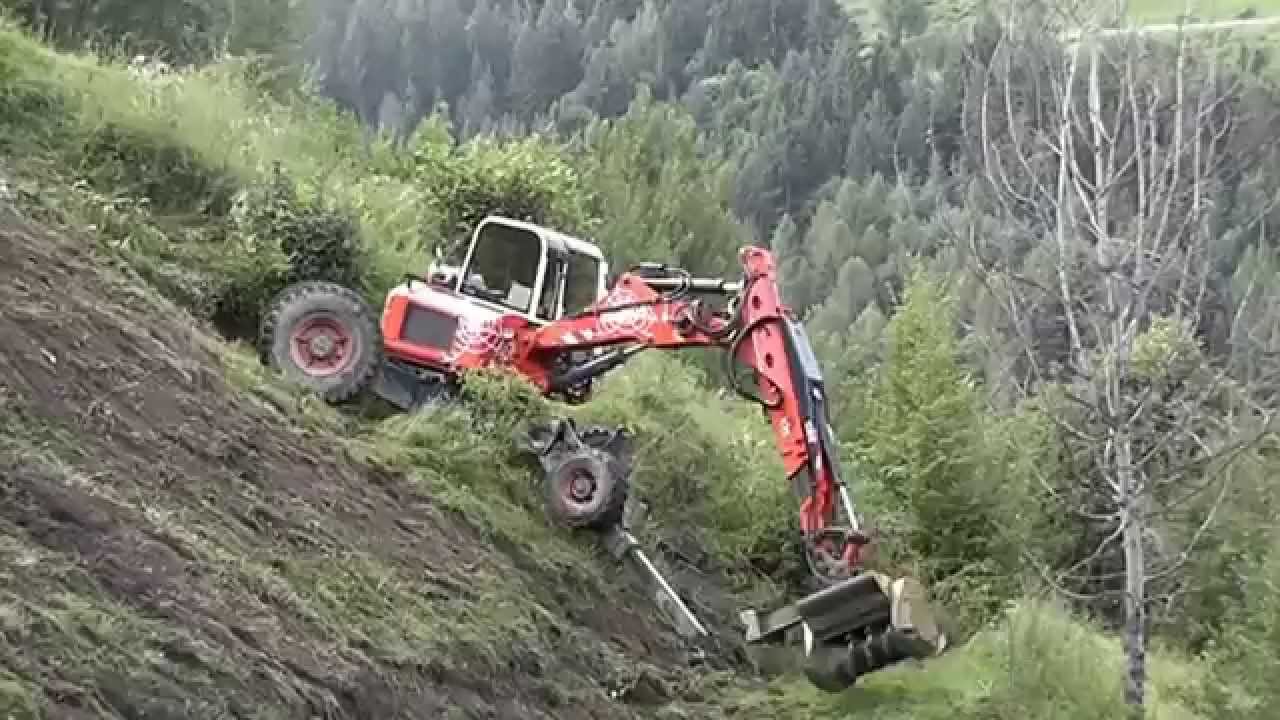 Schreitbagger Euromach R105 beim mulchen