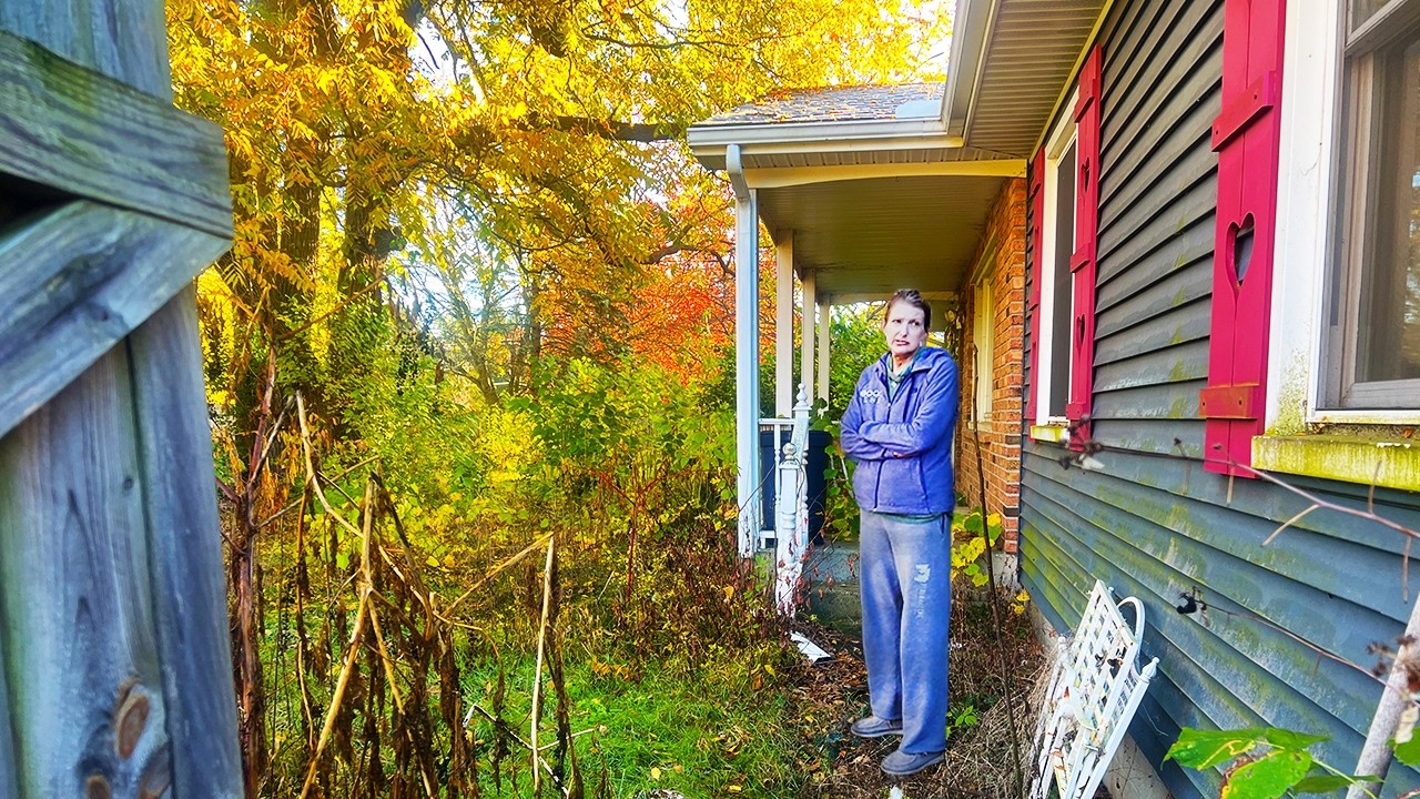Her Neighbor’s a State Trooper… You Won’t Believe What He Did