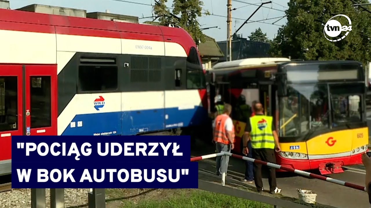 Pociąg zderzył się z autobusem. Cztery osoby ranne w wypadku na torach pod Pruszkowem  @TVN24