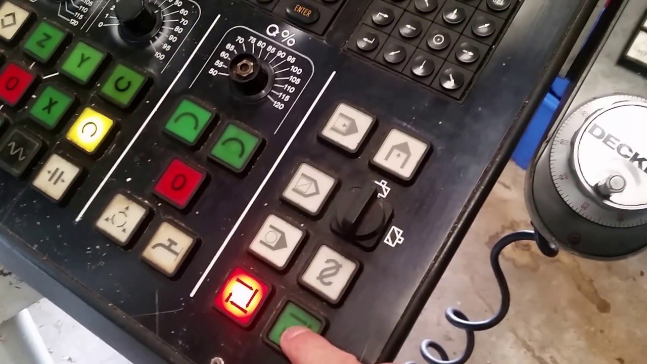 Deckel Dialog 11 computer startup sequence