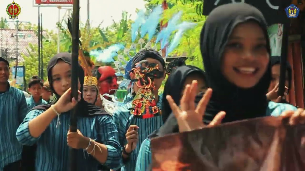 Kirab Budaya SMAN 1 Pengasih dalam rangka memeriahkan Hari Jadi ke-271 Daerah Istimewa Yogyakarta