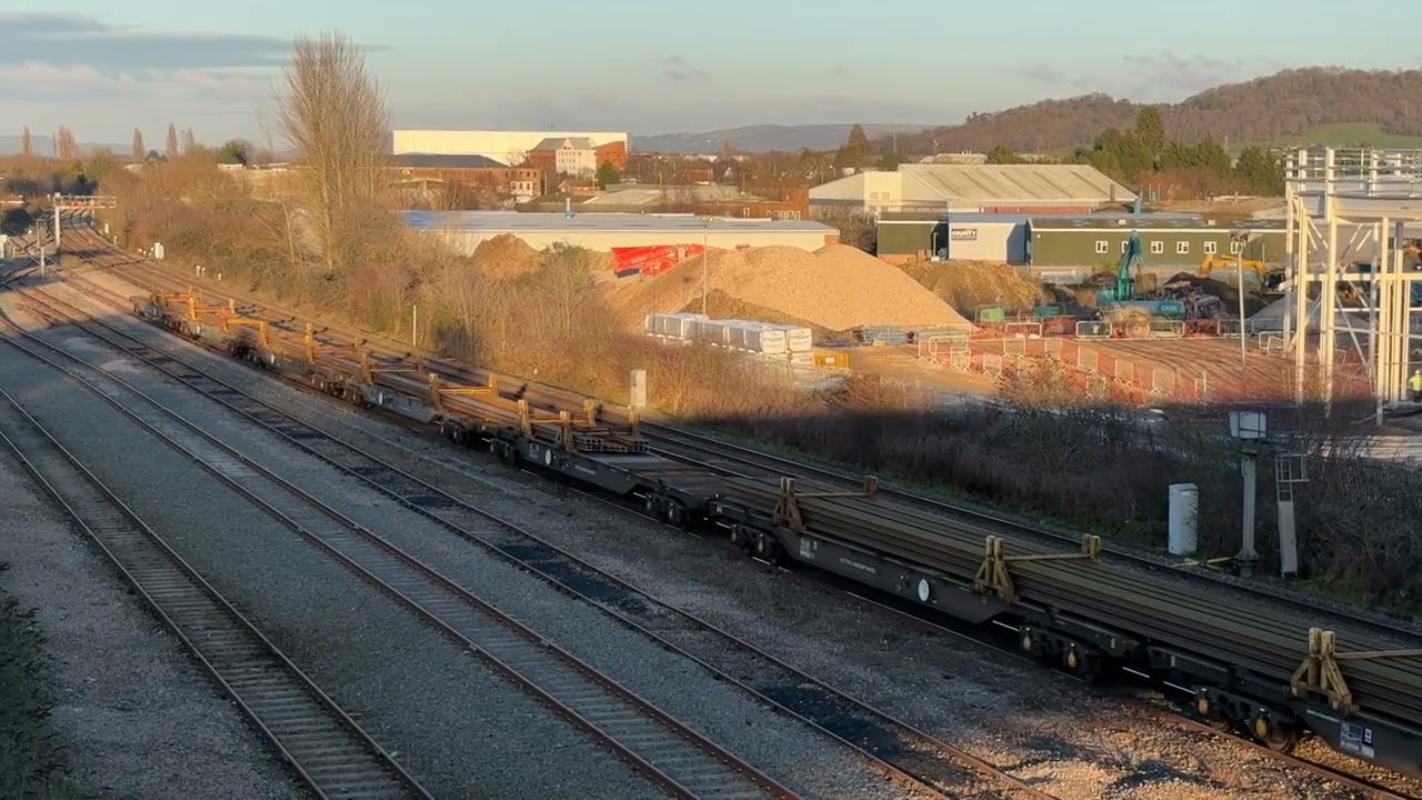 GBRF 66711 ON DIVERTED 6X01 AT GLOUCESTER YARD 040226