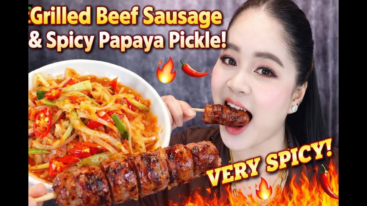 Eating Grilled Beef Sausage with Papaya Pickle & Extra Spicy Chili 🌶️🔥 | Street Food Experience