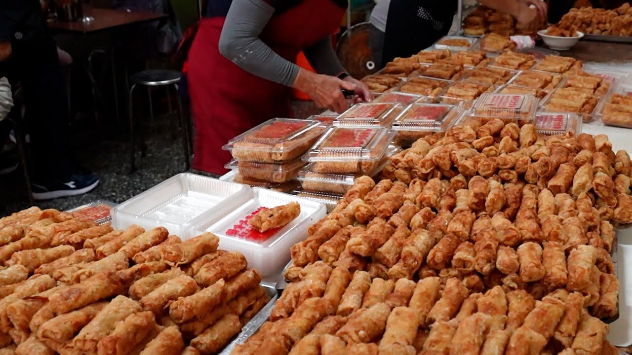 百年市場美食-直擊鹿港在地人從小吃到大的經典美味-一早就是滿滿的碳火化合物/Centuries-old market delicacies