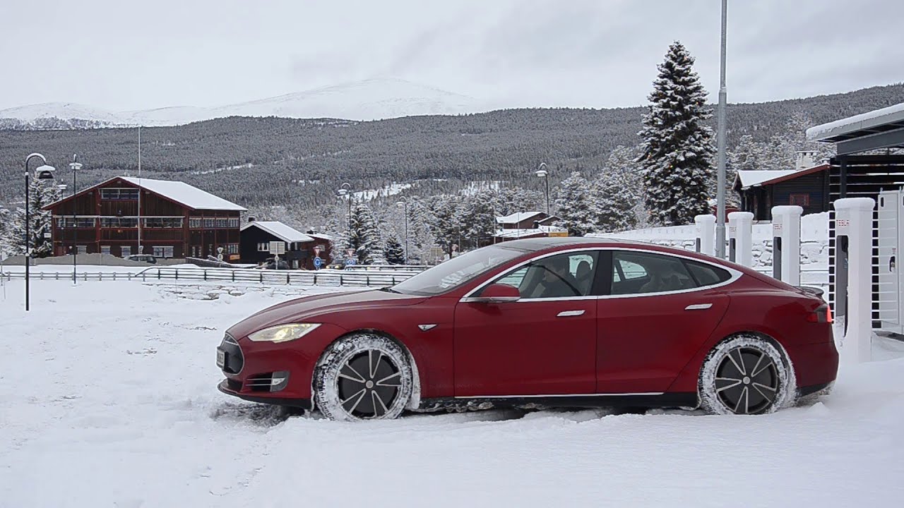 Tesla Model S Customer Stories - Winter Driving in Norway