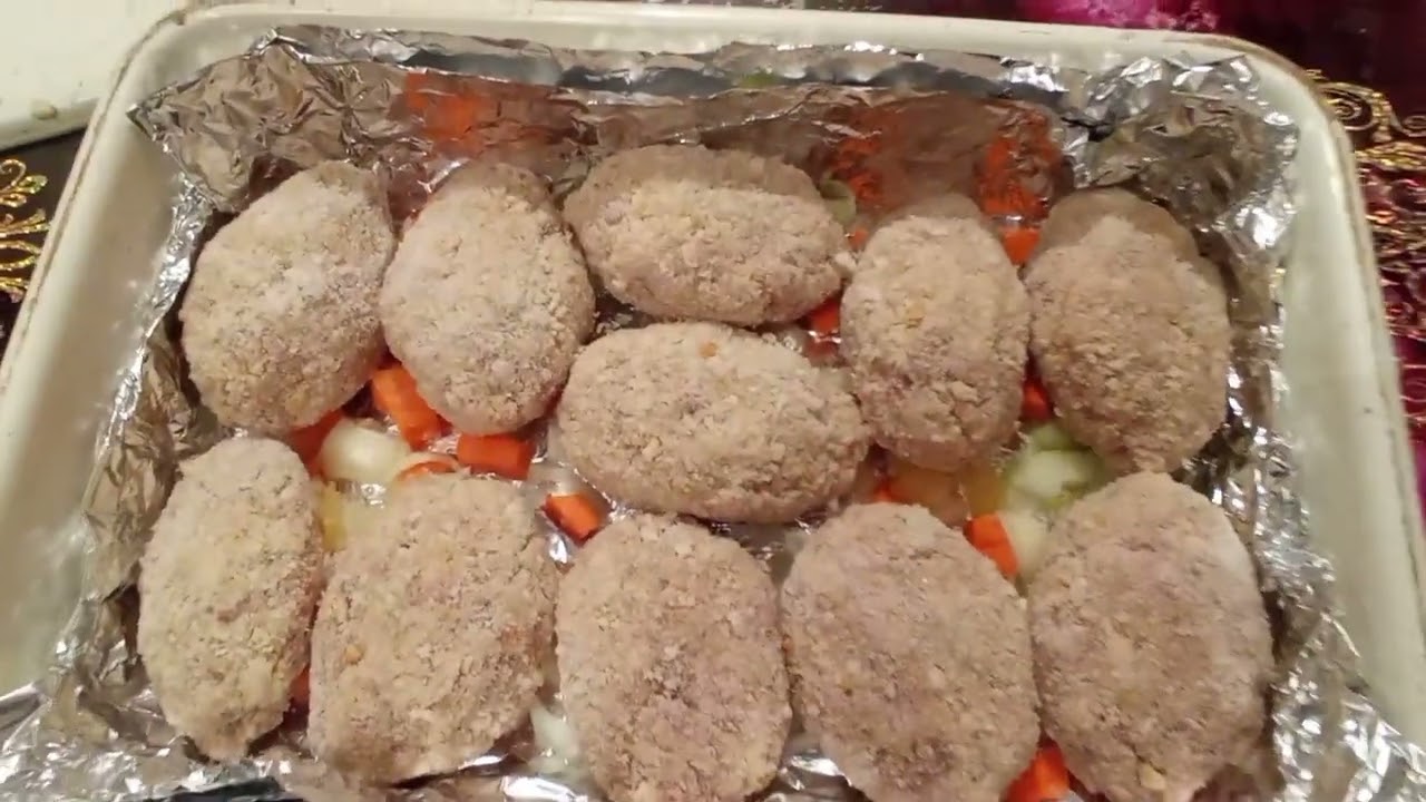 Котлеты с сыром в сметаной заливке запечённые в духовке 