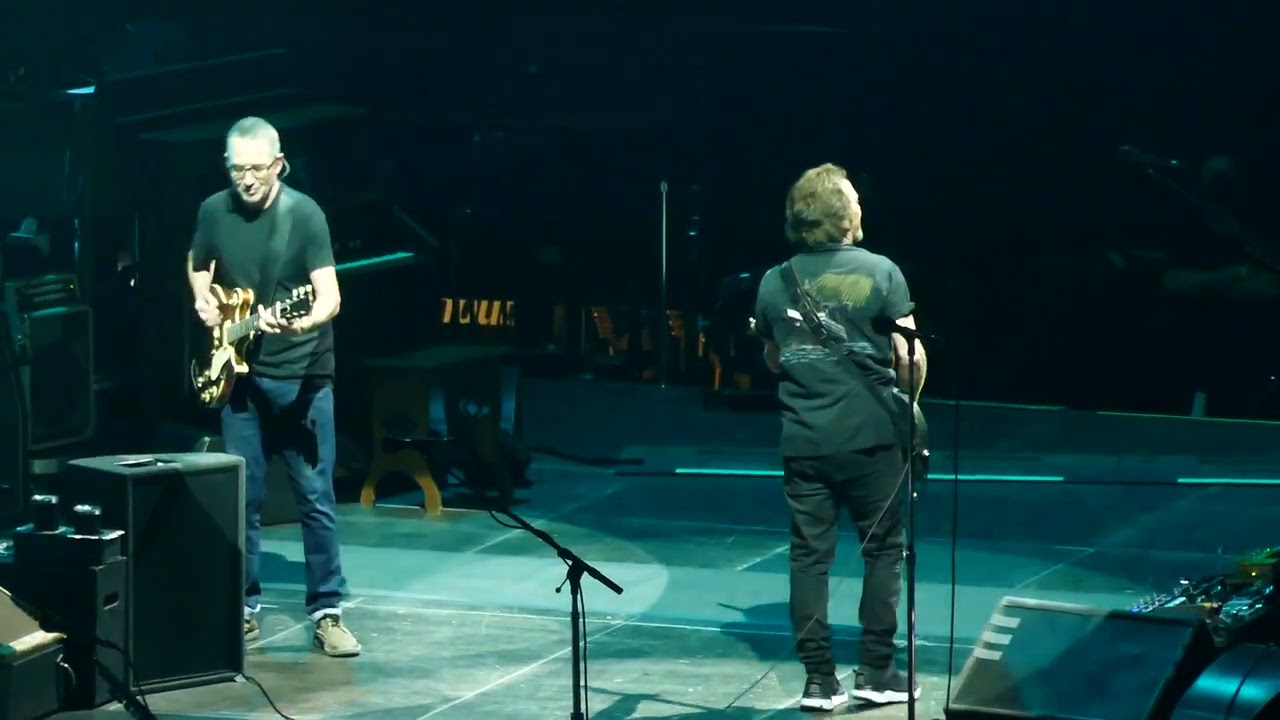 Pearl Jam - 'Corduroy'- 2022 - Amsterdam, Ziggo dome - Monday 25 July 2022