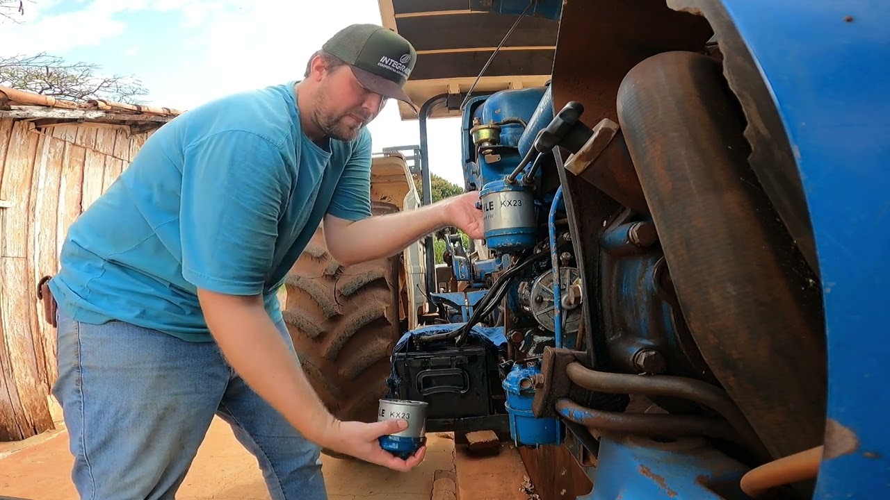 Troca de filtros combustível do FORD 6610 e limpeza peneira do hidráulico!