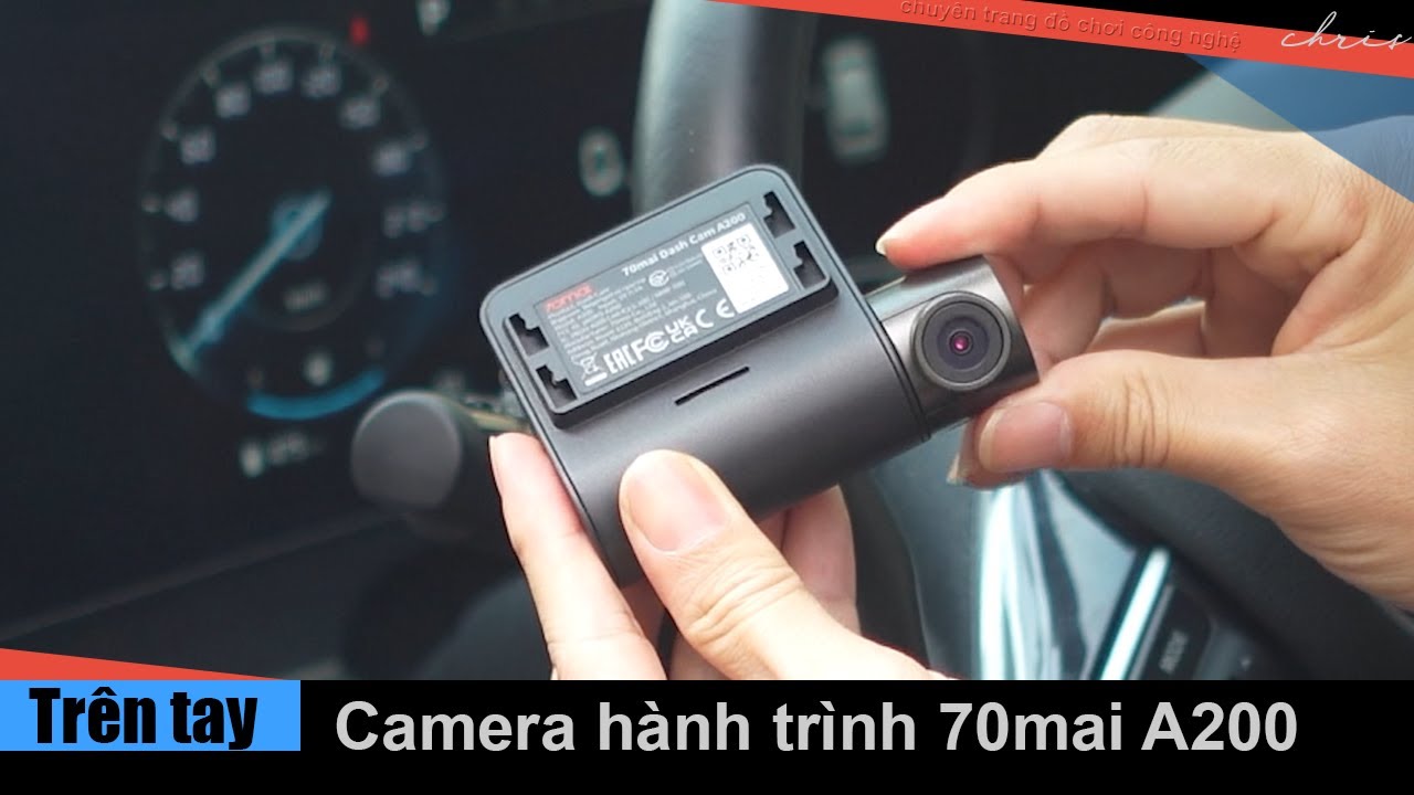 Tr&ecirc;n tay Camera h&agrave;nh tr&igrave;nh 70mai Dash Cam A200
