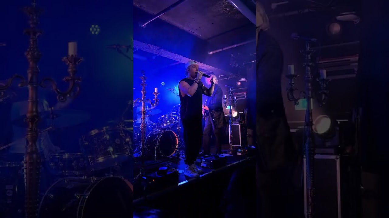 Voila - Magic Word Tour - Manchester 27/08 - Voodoo & Wish It On You
