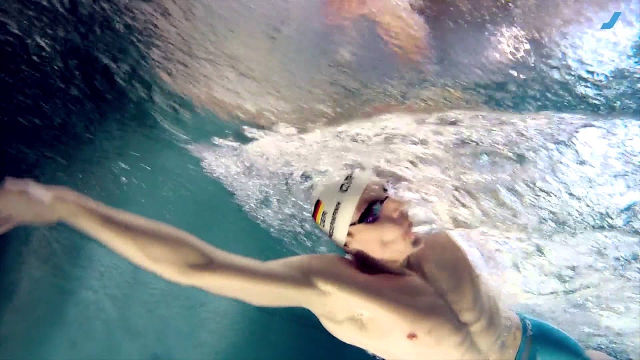 PAUL BIEDERMANN for LOOX.MAGAZINE Arena Schwimmer