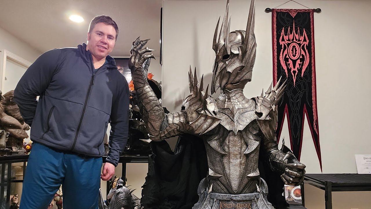 Infinity Studios: Sauron life-size bust in the cave!