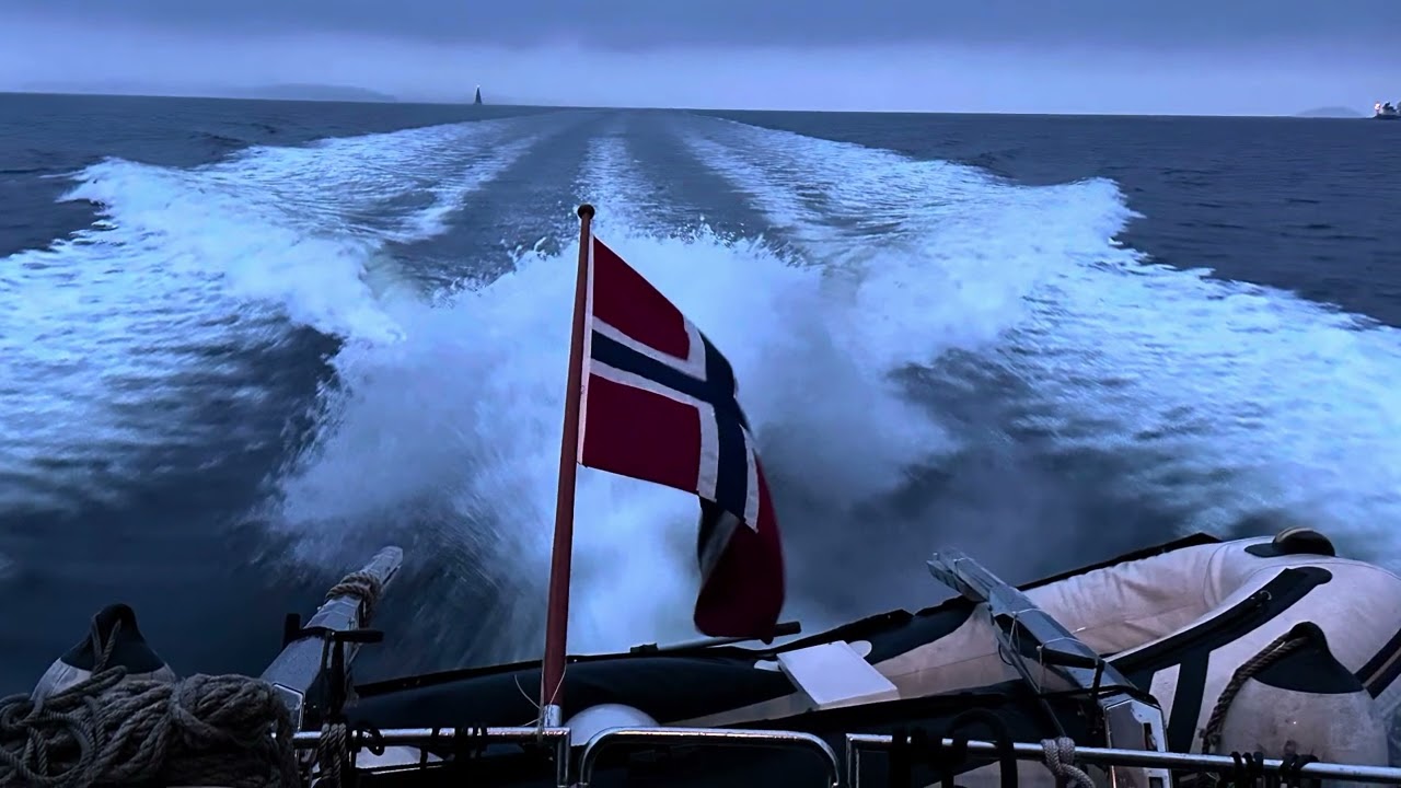 Fra Fredrikstad til Leangbukta i lett tåke!