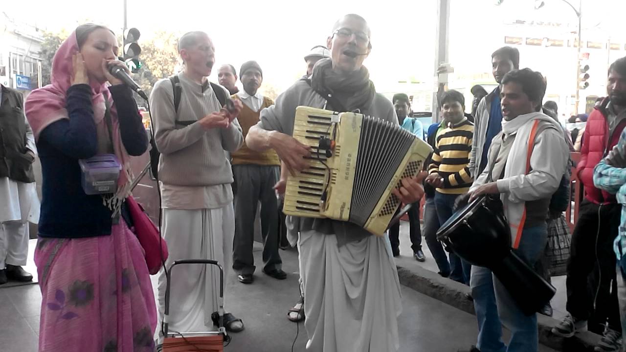 Iskcon Russian devotee harinam sankirten 2 / PRADIP RAI KHANAGWAL-2016