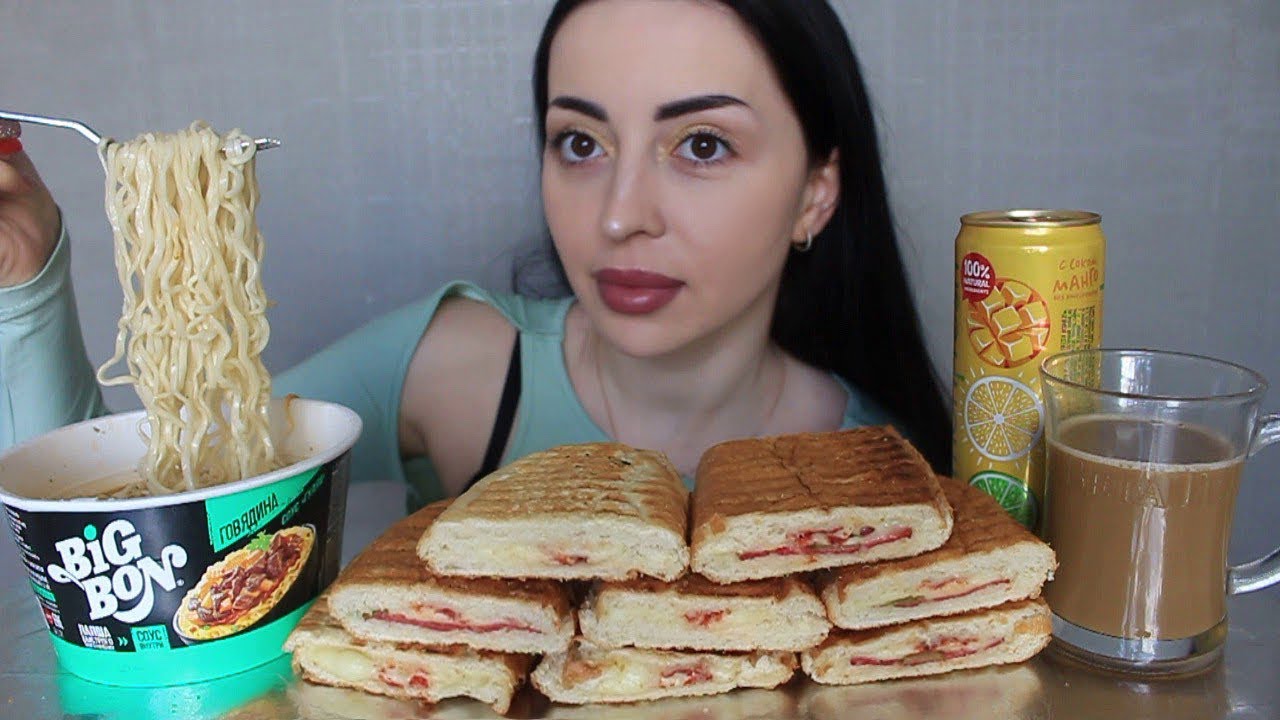 ЕДЕМ В ДЕРЕВНЮ 👌😜 Mukbang тосты Ayka Emilly