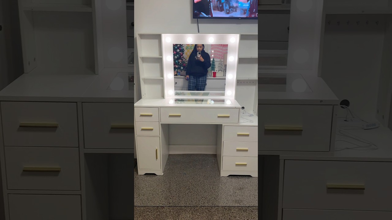 New Vanity✨ #vanity #makeup #roommakeover #momlife