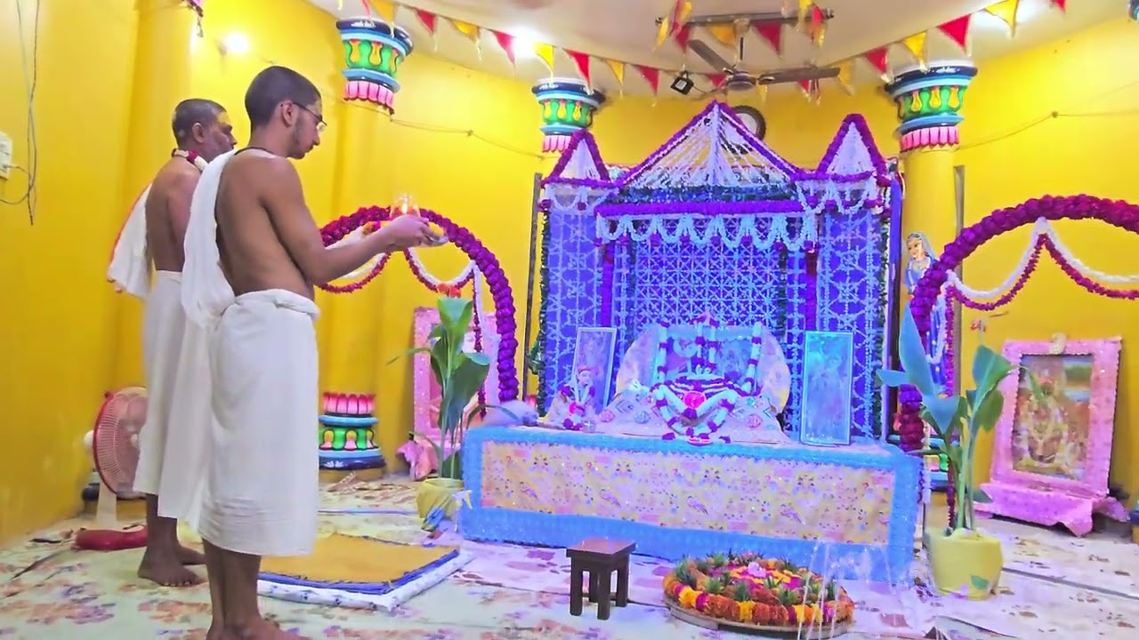 संध्या आरती का दर्शन shri radha vatika  May 26, 2025