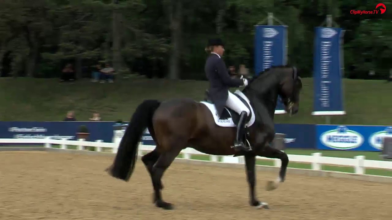 Dorothee Schneider gewinnt den CDI5* Grand Prix