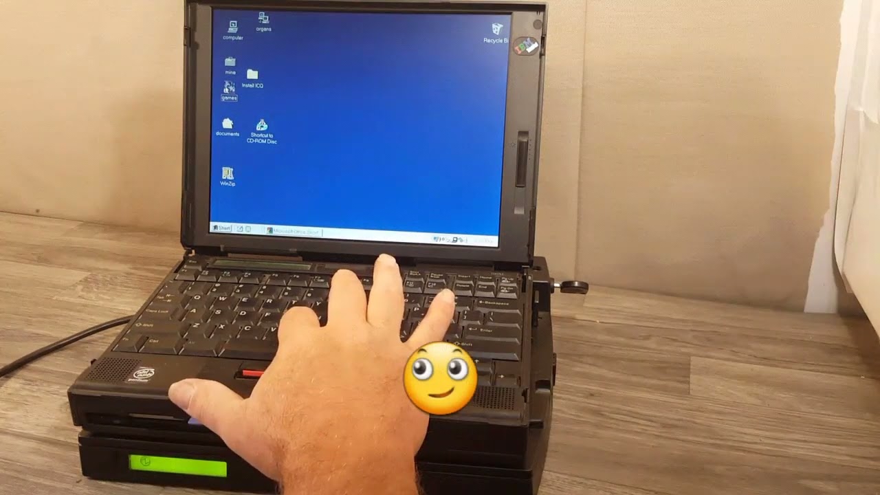 vid 75 - IBM ThinkPad and Selectadock computer TESTING 1997.