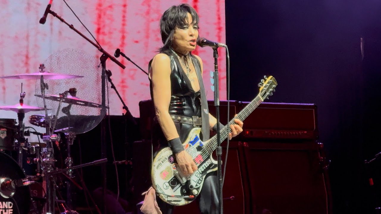 Joan Jett & the Blackhearts - I Hate Myself for Loving You - Live @ Dickies Arena Fort Worth TX 2025