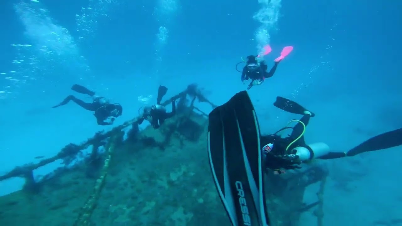 scuba diving on a mama viña sank boat at playa del carmen