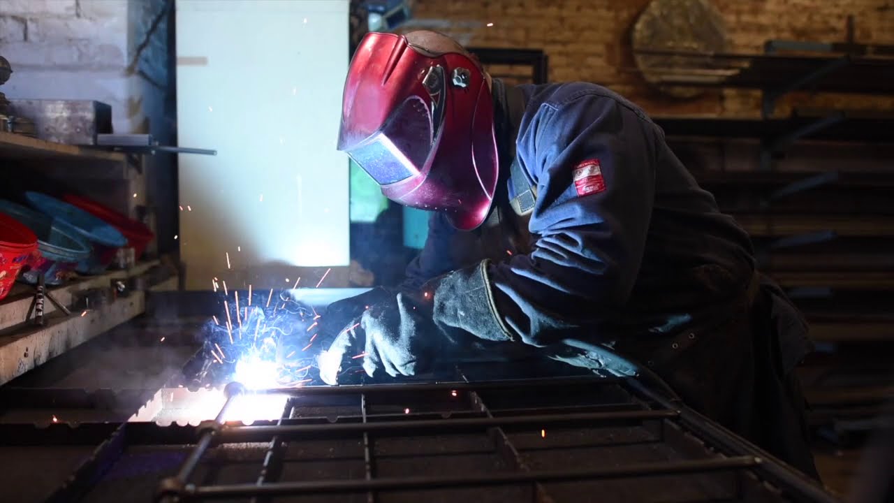 Wrought Iron and Brass Bed Co  -  How our beds are made.
