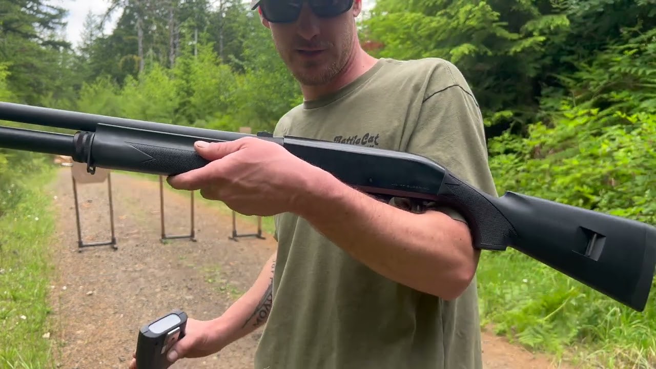 Beretta 1301 vs Benelli M1, Benelli M4 vs Remington 870 (shotgun speed test part 1)