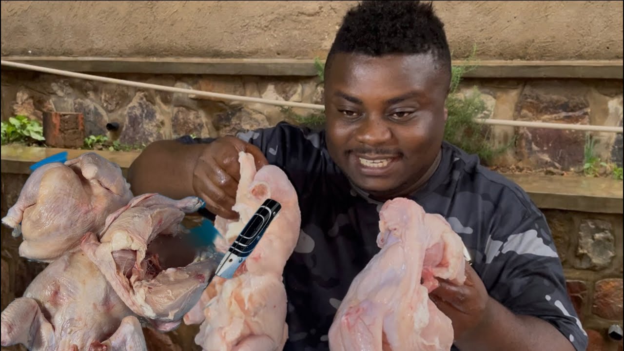 Kandi Kasuku inyama zizamwica bashyingure 😀 Yiyamye abavumbyi muri uyu mugoroba