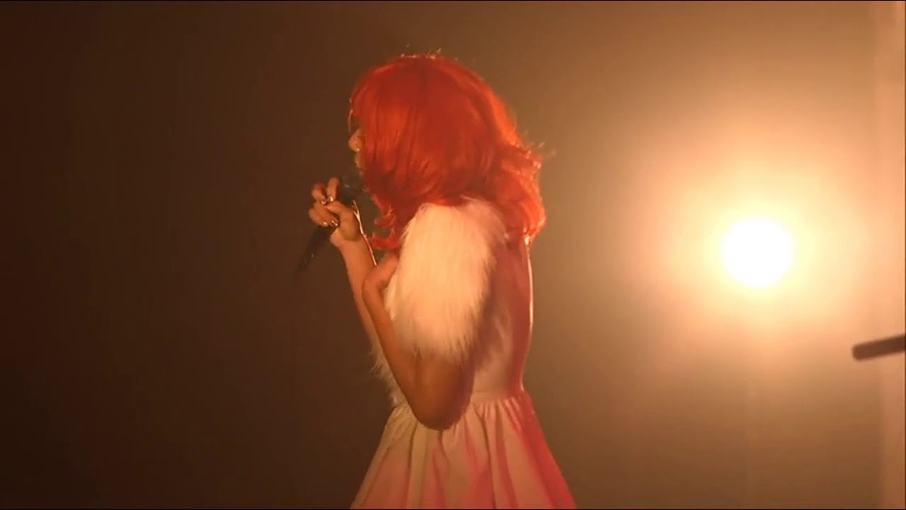 Queen Bee/Ziyoou-Vachi -  Ψ PSI sub. español
