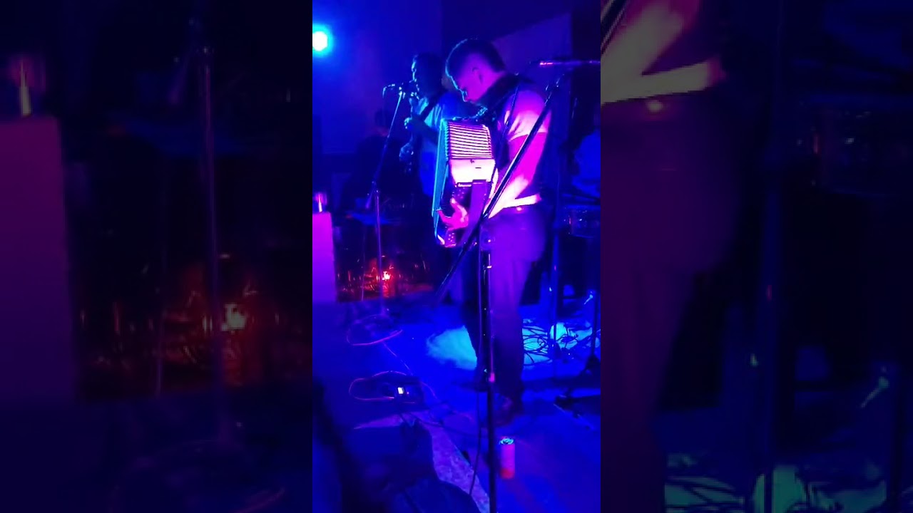 LA BANDA DEL PERRO 2026(SALON LAS MORAS)
